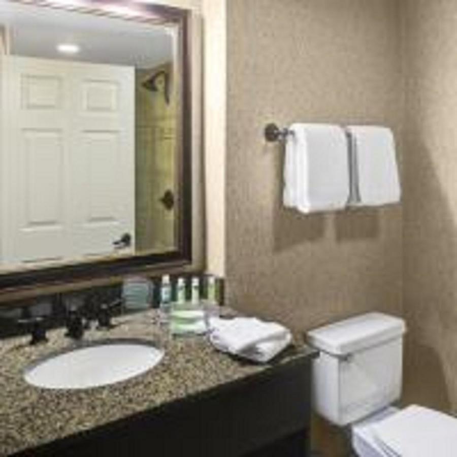 Holiday Inn Express Hotel & Suites Atlanta Buckhead By Ihg Exterior foto